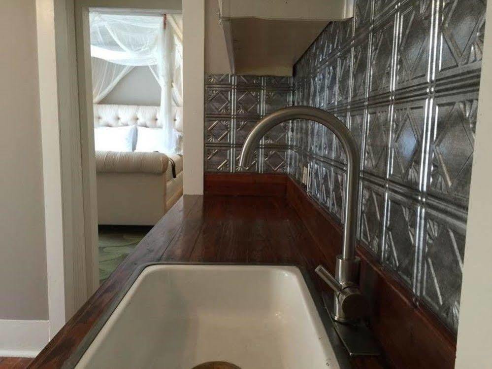 Eureka Zen Cottages ユリーカ・スプリングス エクステリア 写真